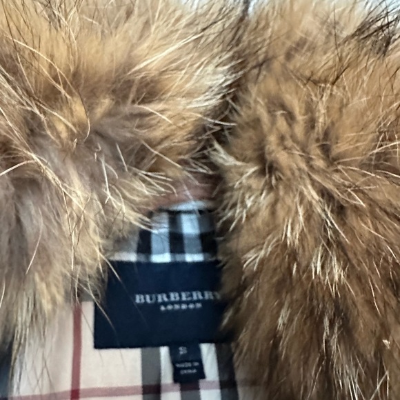 White Burberry vest - Picture 3 of 7